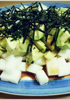 簡単！アボカドと山芋のワサビ醤油♪-レシピのメイン写真