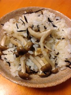 しめじと油揚げ、ひじきの炊き込み御飯-レシピのメイン写真