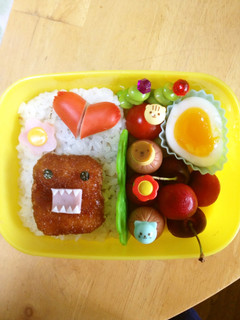 簡単どーもくんキャラ弁-レシピのメイン写真