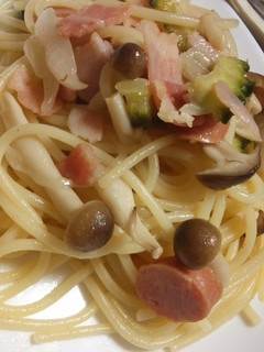 ゴーヤ☆しめじ☆ベーコンのパスタ-レシピのメイン写真