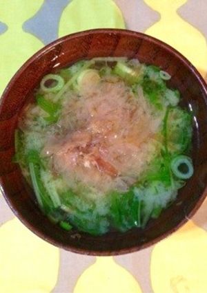 シンプル美味しい♪水菜と鰹節のお味噌汁-レシピのメイン写真