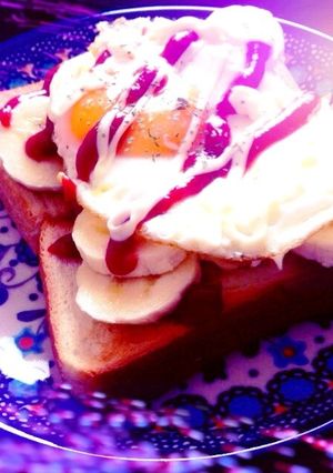 幸せな朝食♡目玉焼きとバナナのトースト☆-レシピのメイン写真
