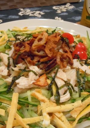 塩麹でしっとり蒸し鶏のサラダうどん♪-レシピのメイン写真