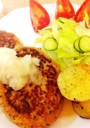 ひじきとモヤシの豚肉ハンバーグ-レシピのメイン写真