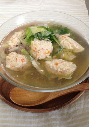 ふわふわ鶏団子と冷蔵庫野菜で食べるスープ-レシピのメイン写真