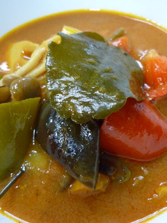 簡単♪野菜たっぷりレッドチキンカレー-レシピのメイン写真