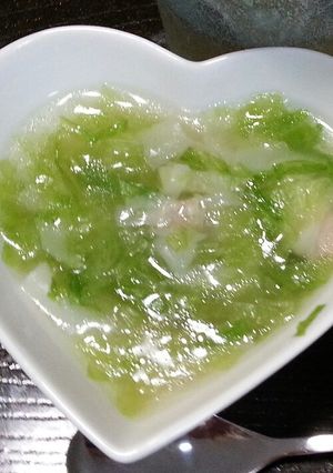 離乳食中期～後期　レタスのワンタンスープ-レシピのメイン写真