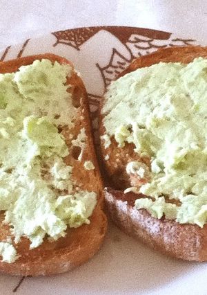 蚕豆のディップでライ麦トースト-レシピのメイン写真