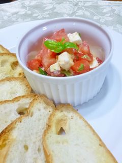 トマトとモッツァレラチーズのブルスケッタ by EnjoyKitchen