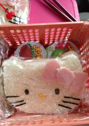 2013年 遠足 キティちゃんサンド-レシピのメイン写真