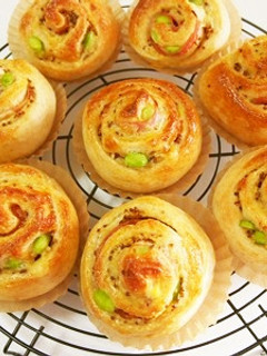 枝豆とベーコンとチーズのくるくるパン-レシピのメイン写真