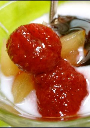 りんご煮＆苺ジャム＆黒蜜ヨーグルト-レシピのメイン写真