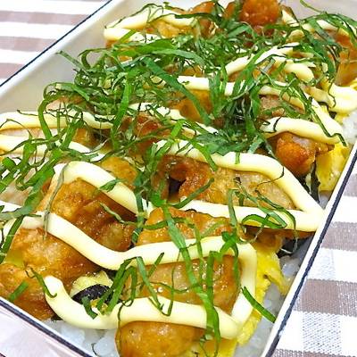 食品サンプル醤油唐揚げ20個、レタス2枚 食品サンプル醤油唐揚げ20個、レタス2枚 書き下ろし