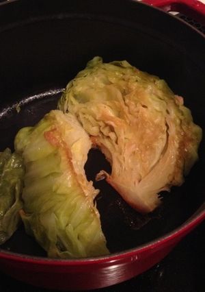 staubで蒸し焼きキャベツ-レシピのメイン写真