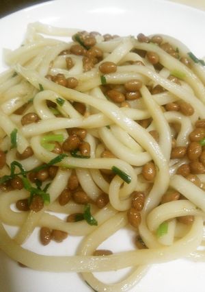 ピリカラ風☆納豆焼きうどん-レシピのメイン写真