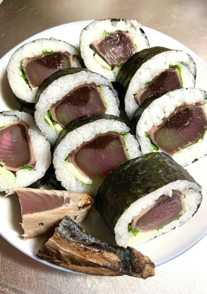 ＊土佐巻き＊ (鰹たたきの巻き寿司)-レシピのメイン写真