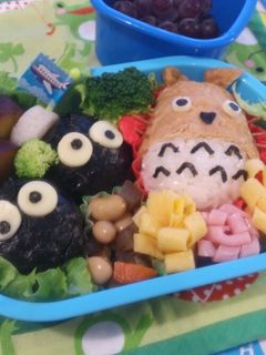 トトロ稲荷、まっくろおにぎり弁当-レシピのメイン写真