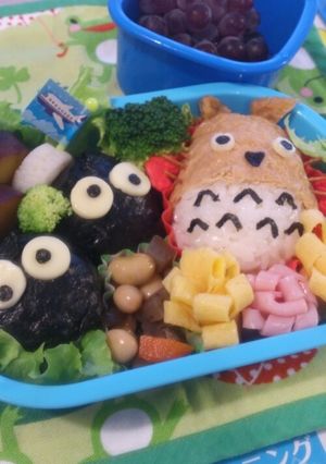 トトロ稲荷、まっくろおにぎり弁当-レシピのメイン写真