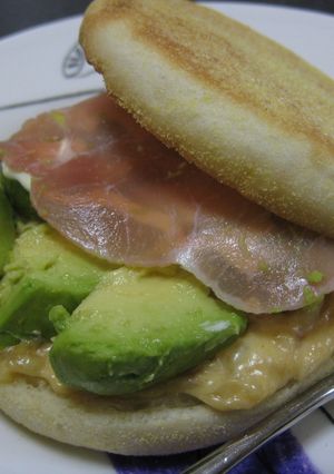 生ハムアボカドバーガー-レシピのメイン写真