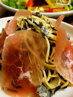 ひじきと生ハムとブルーチーズのパスタ-レシピのメイン写真