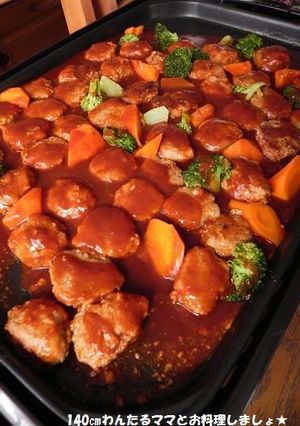 ホットプレートで豚挽肉の煮込みハンバーグ-レシピのメイン写真