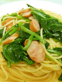 簡単ほうれん草とウインナーのパスタ-レシピのメイン写真