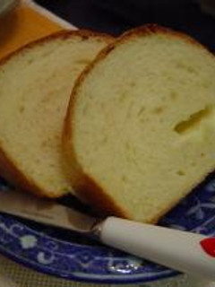 ふんわりおいしい生クリーム入りブレッド-レシピのメイン写真