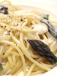 アスパラとタマネギのクリームパスタ-レシピのメイン写真