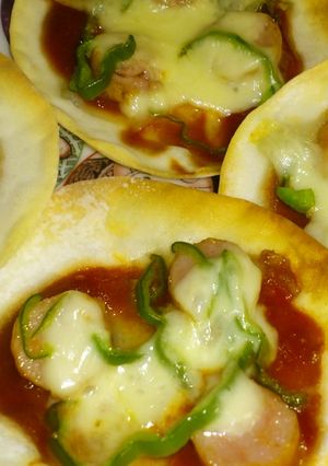 味は本格的♪餃子の皮ピザ-レシピのメイン写真