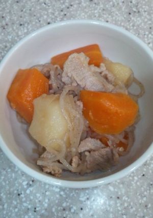 中ザラ糖で、肉じゃが風煮物-レシピのメイン写真