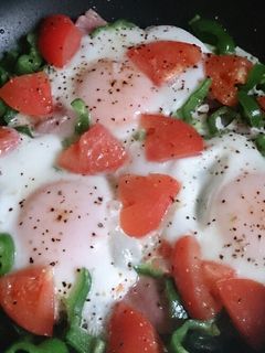 忙しい朝に簡単★野菜目玉焼き★-レシピのメイン写真