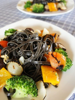 焼き野菜たっぷり☆いかすみパスタ-レシピのメイン写真