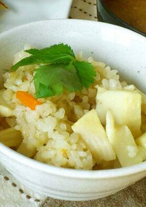 とっても簡単♪炊飯器にお任せの筍ご飯-レシピのメイン写真