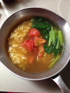 袋麺にトマト(○゜ε゜○)-レシピのメイン写真