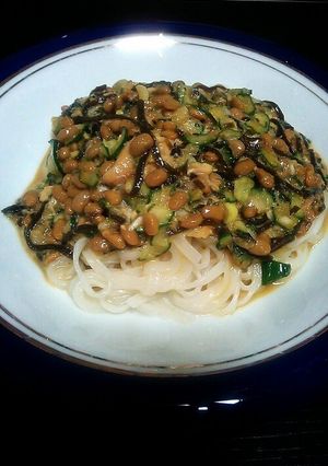 納豆・卵・夏野菜のフワフワ冷やしうどん-レシピのメイン写真
