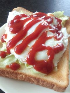 いつもと違う目玉焼きトースト-レシピのメイン写真