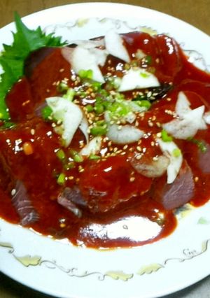 俺流のおつまみ！真っ赤な韓国風鰹の刺身-レシピのメイン写真