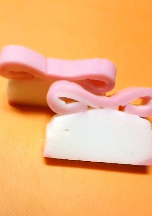 お弁当に✴簡単！可愛い♪かまぼこのリボン-レシピのメイン写真