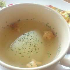 รูปของ 簡単☆まるごと玉ねぎのスープ♪