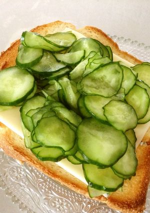 朝ごはん。きゅうりチーズトースト-レシピのメイン写真
