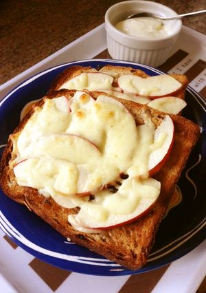 リンゴとカレーチャツネのチーズィトースト-レシピのメイン写真