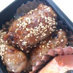 รูปของ お弁当に☆玉ねぎの肉巻き