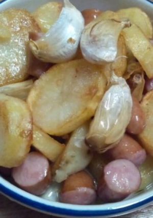 まるごとﾆﾝﾆｸとポテトのオイル煮風-レシピのメイン写真