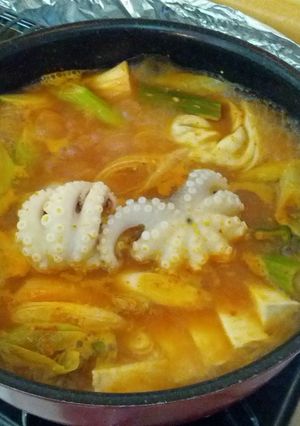 ワンマンドゥとチュックミ（飯蛸）の辛鍋-レシピのメイン写真