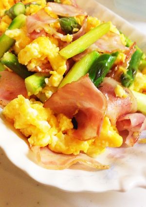 シンプル美味しいアスパラ玉子ベーコン炒め-レシピのメイン写真