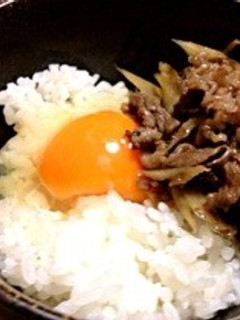卵のっけ!我が家の牛ごぼうご飯☆-レシピのメイン写真