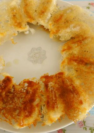 市販の餃子も羽つきでパリパリに美味しく♡-レシピのメイン写真