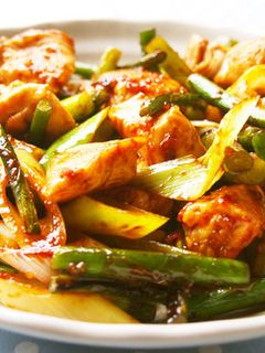 鶏むね肉とニンニクの芽のオイスター炒め-レシピのメイン写真