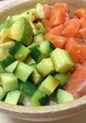 サーモン・アボカド・キュウリの生姜ご飯丼-レシピのメイン写真