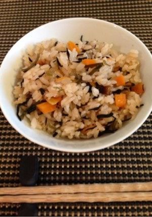 上品で美味しい具沢山炊き込みご飯。-レシピのメイン写真